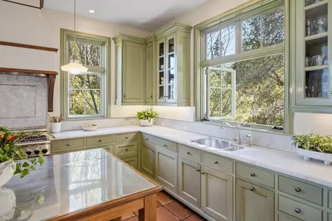 Kitchen - 950 Espinosa Rd, Woodside, CA 94062 photo 2 of 3