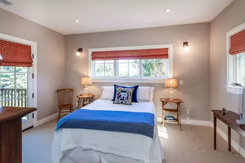 Bedroom - 950 Espinosa Rd, Woodside, CA 94062 photo 2 of 4