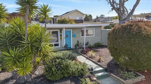 22 Melway Cir, Monterey, CA 93940