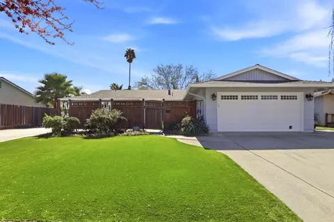 1392 Mantelli Dr, Gilroy, CA 95020