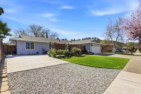 Exterior - 1392 Mantelli Dr, Gilroy, CA 95020 photo 2 of 8