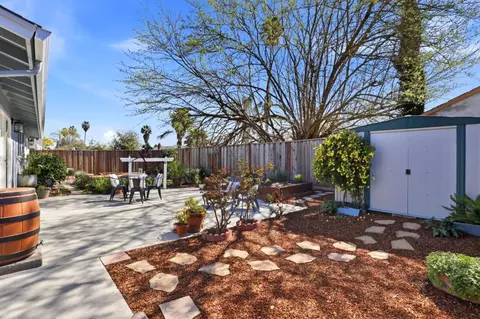 Exterior - 1392 Mantelli Dr, Gilroy, CA 95020 photo 7 of 8