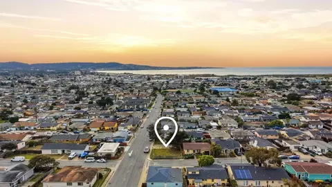 1809 Vallejo St, Seaside, CA 93955