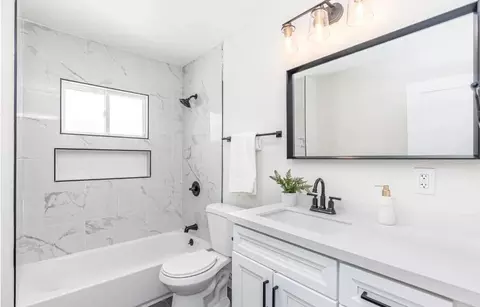 Bath - 635 Paraiso Ave, Spring Valley, CA 91977 photo 2 of 2