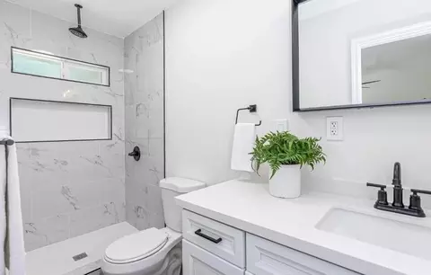 Bath - 635 Paraiso Ave, Spring Valley, CA 91977 photo 1 of 2