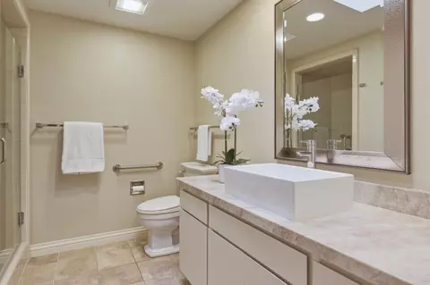 Bath - 1057 Broncho Rd, Pebble Beach, CA 93953 photo 1 of 2