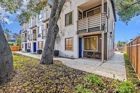 943 Woodside Rd, Redwood City, CA 94061