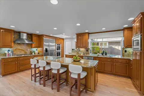 12095 Brookglen Dr, Saratoga, CA 95070