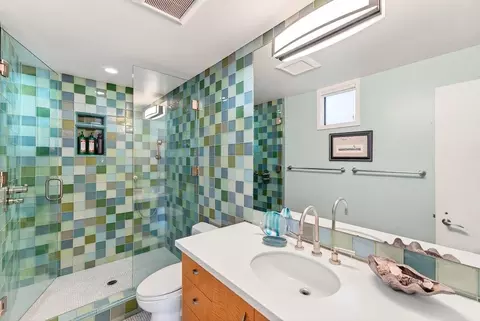Bath - 765 Las Olas Dr, Aptos, CA 95003 photo 4 of 4