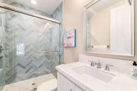 Bath - 1814 Links Dr, Seaside, CA 93955 photo 6 of 6
