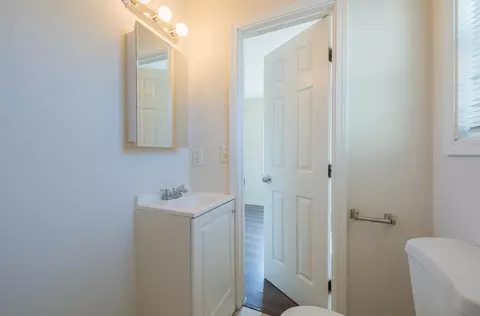 Bath - 1126 Pacific Ave, Salinas, CA 93905 photo 1 of 3