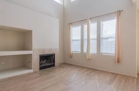 Living - 980 Longfellow Dr, Salinas, CA 93906 photo 4 of 5