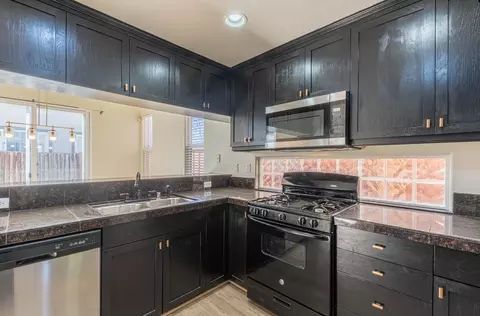 Kitchen - 980 Longfellow Dr, Salinas, CA 93906 photo 2 of 2