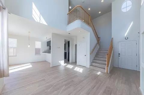 Living - 980 Longfellow Dr, Salinas, CA 93906 photo 3 of 5
