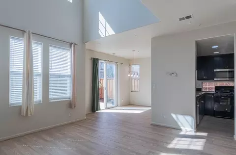 Living - 980 Longfellow Dr, Salinas, CA 93906 photo 1 of 5