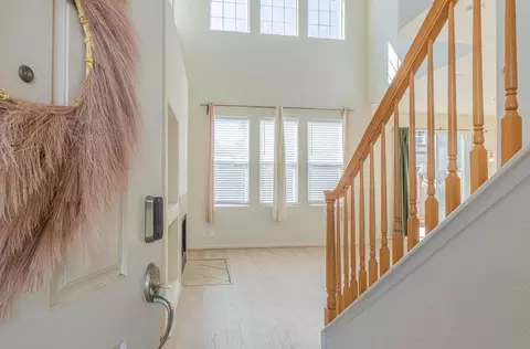 Entry Way - 980 Longfellow Dr, Salinas, CA 93906 photo 1 of 4