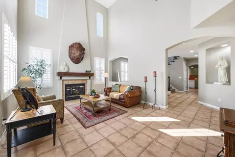 2 Donner St, San Juan Bautista, CA 95045