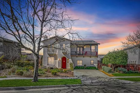 2 Donner St, San Juan Bautista, CA 95045