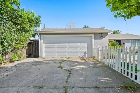 Exterior - 679 School St, Pittsburg, CA 94565 photo 2 of 9