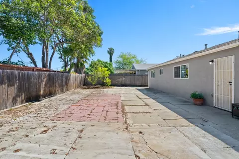 Exterior - 679 School St, Pittsburg, CA 94565 photo 5 of 9