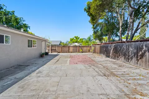 Exterior - 679 School St, Pittsburg, CA 94565 photo 6 of 9