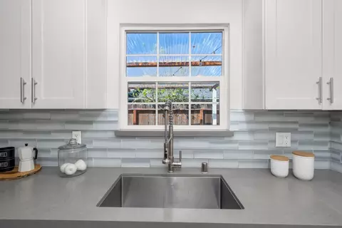 Kitchen - 679 School St, Pittsburg, CA 94565 photo 4 of 5