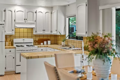Kitchen - 146 Aptos School Rd, Aptos, CA 95003 photo 1 of 3
