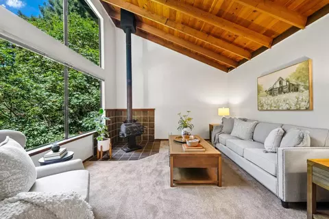 Living - 146 Aptos School Rd, Aptos, CA 95003 photo 2 of 5