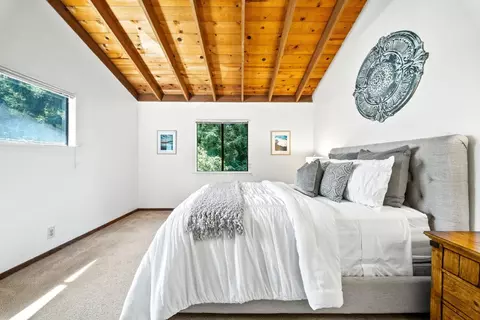 Bedroom - 146 Aptos School Rd, Aptos, CA 95003 photo 2 of 3