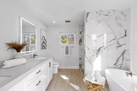 Bath - 634 Coronado St, El Granada, CA 94018 photo 8 of 9