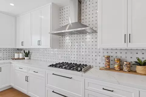 Kitchen - 634 Coronado St, El Granada, CA 94018 photo 9 of 9