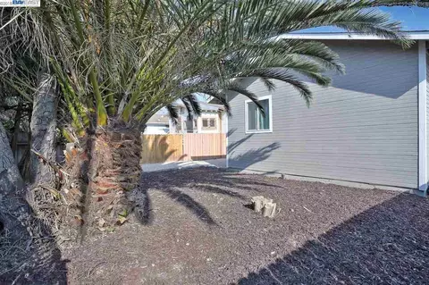 1753 Church St, Oakland, CA 94621