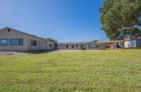 9340 Pollock Ln, Salinas, CA 93907