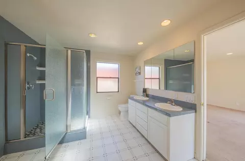 Bath - 9340 Pollock Ln, Salinas, CA 93907 photo 1 of 3