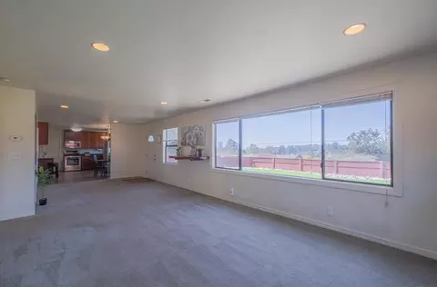Living - 9340 Pollock Ln, Salinas, CA 93907 photo 3 of 6