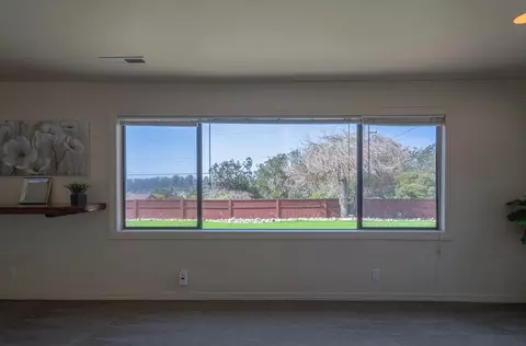 Living - 9340 Pollock Ln, Salinas, CA 93907 photo 5 of 6