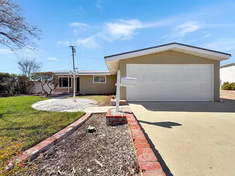 27723 Foxlane Dr, Canyon Country, CA 91351