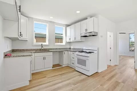 345 S Pilgrim St, Stockton, CA 95205