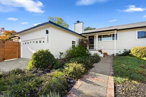 2504 Hastings Ave, Redwood City, CA 94061