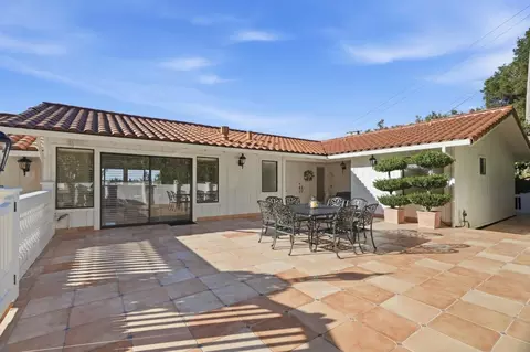 911 Matts Ct, Los Altos, CA 94024