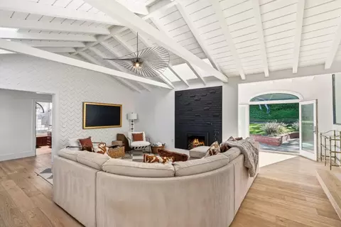 Living - 70 Paseo Hermoso, Salinas, CA 93908 photo 2 of 2