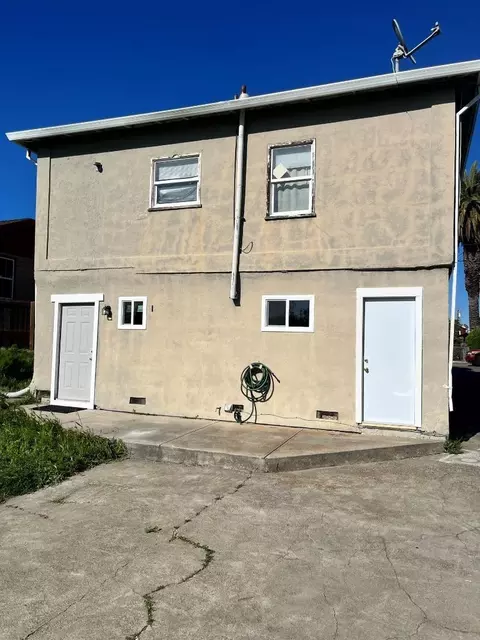 Exterior - 435 Grant St, Vallejo, CA 94590 photo 2 of 5