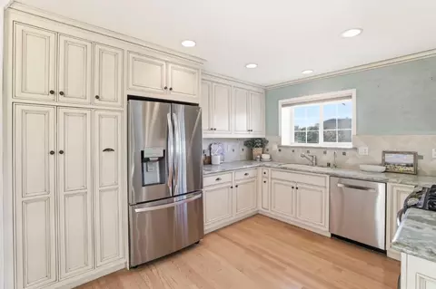 Kitchen - 1375 Colleen Way, Campbell, CA 95008 photo 4 of 5