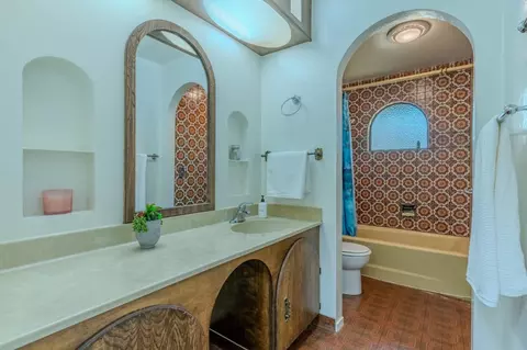 Bath - 800 Oddstad Blvd, Pacifica, CA 94044 photo 1 of 3