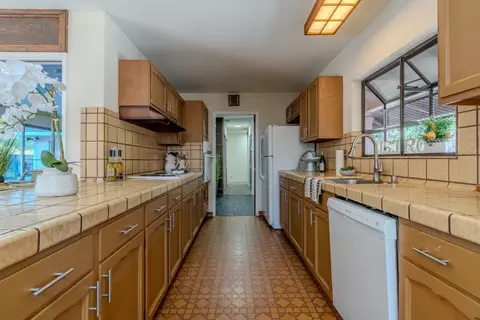 Kitchen - 800 Oddstad Blvd, Pacifica, CA 94044 photo 2 of 4
