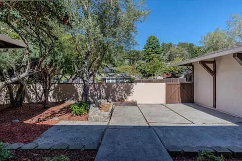 Exterior - 800 Oddstad Blvd, Pacifica, CA 94044 photo 5 of 8