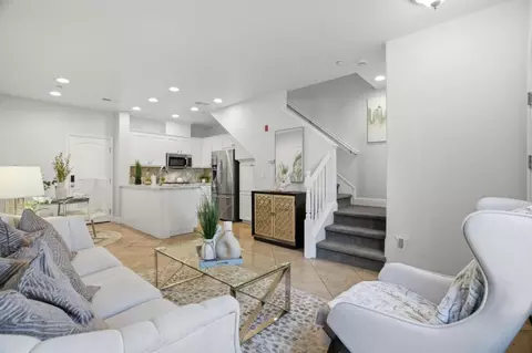 580 De Guigne Dr, Sunnyvale, CA 94085