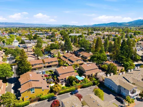 View/Area - 135 Redding Rd A, Campbell, CA 95008 photo 3 of 5