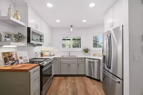 Kitchen - 135 Redding Rd A, Campbell, CA 95008 photo 1 of 4