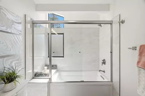 Bath - 135 Redding Rd A, Campbell, CA 95008 photo 4 of 6